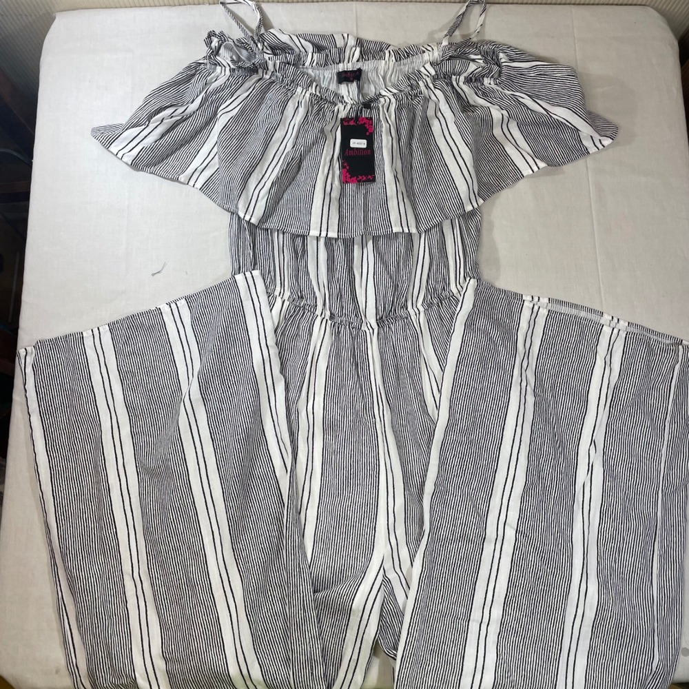 Ambition Womens Black White Striped Wide Leg Off Shoulder Ruffle Jumpsuit M NEW